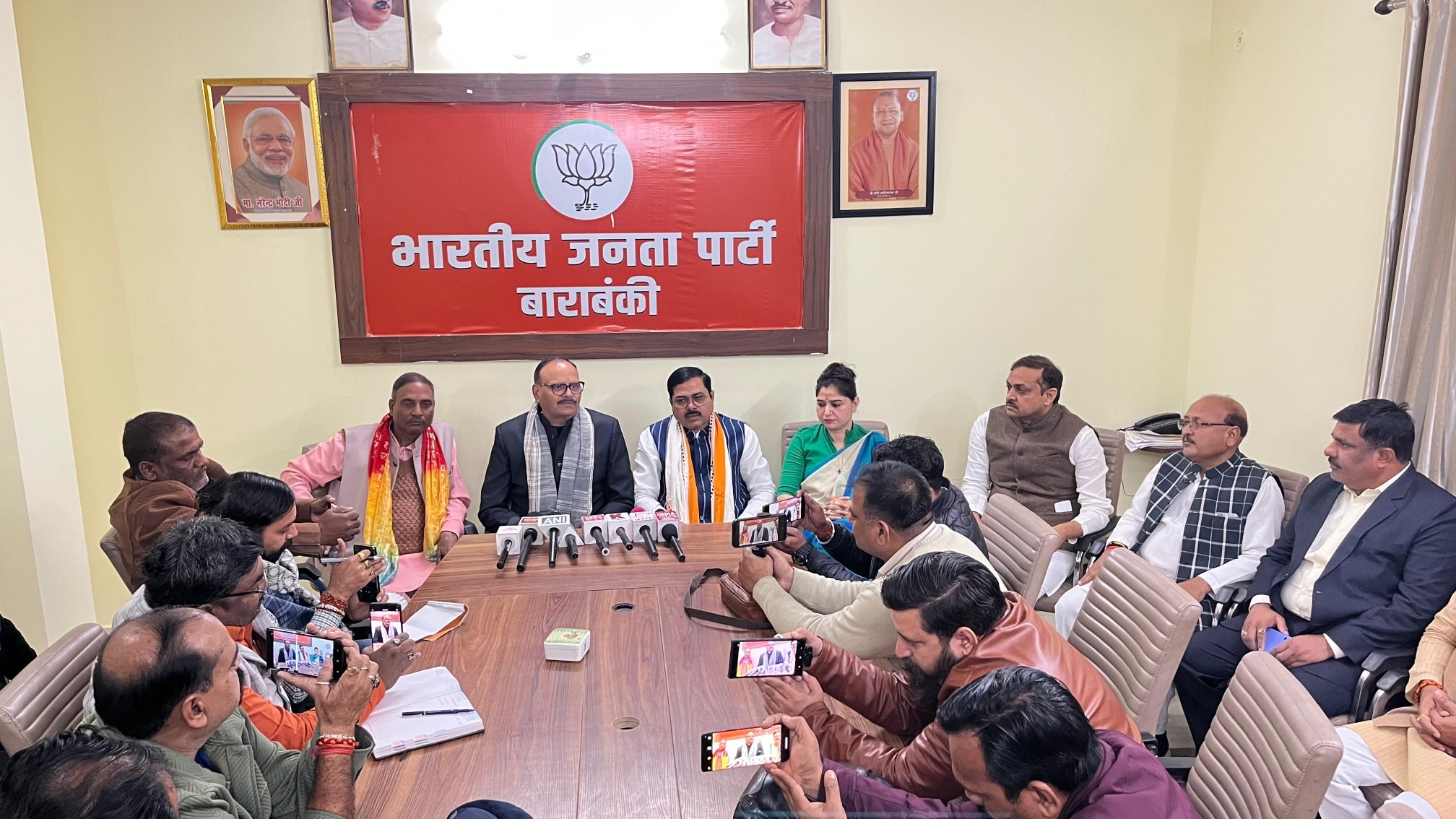 विशेष गहन पुनरीक्षण (SIR) के संबंध में माननीय उपमुख्यमंत्री श्री ब्रजेश पाठक जी के साथ पत्रकार बंधुओं से वार्ता