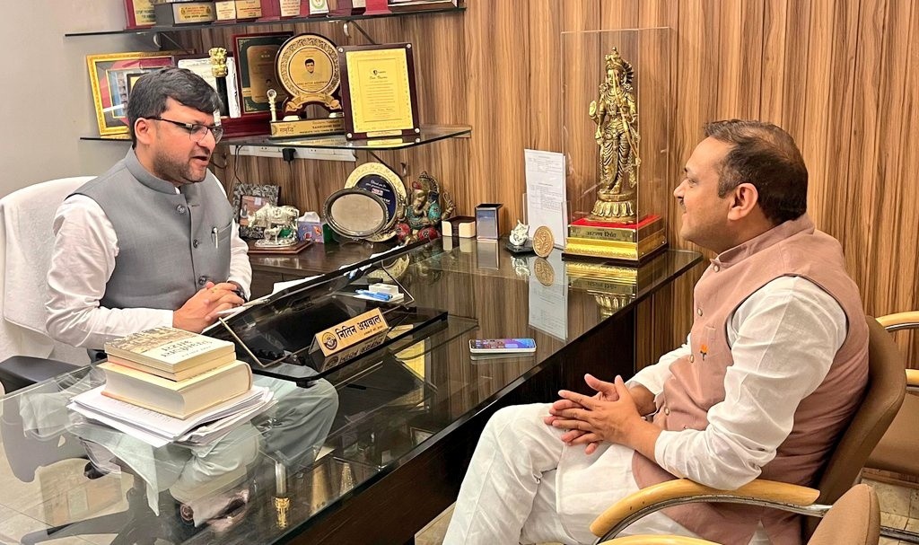 आज लखनऊ में माननीय मंत्री श्री नितिन अग्रवाल जी से शिष्टाचार भेंट कर विभिन्न महत्वपूर्ण विषयों पर सार्थक चर्चा हुई।